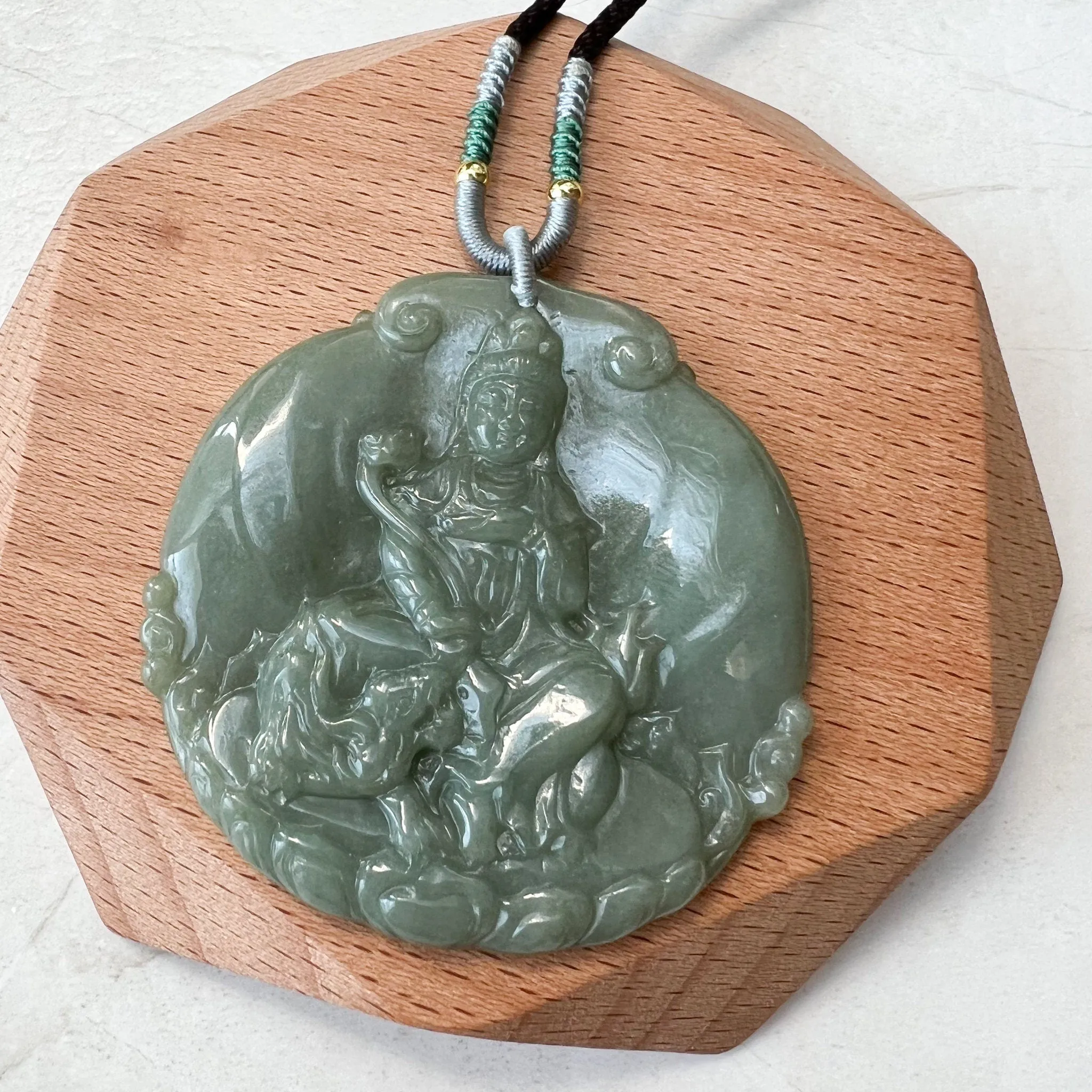 Jadeite Jade Guan Yin Avalokiteshvara Hand Carved Pendant Necklace, YJ-1221-0279050-2