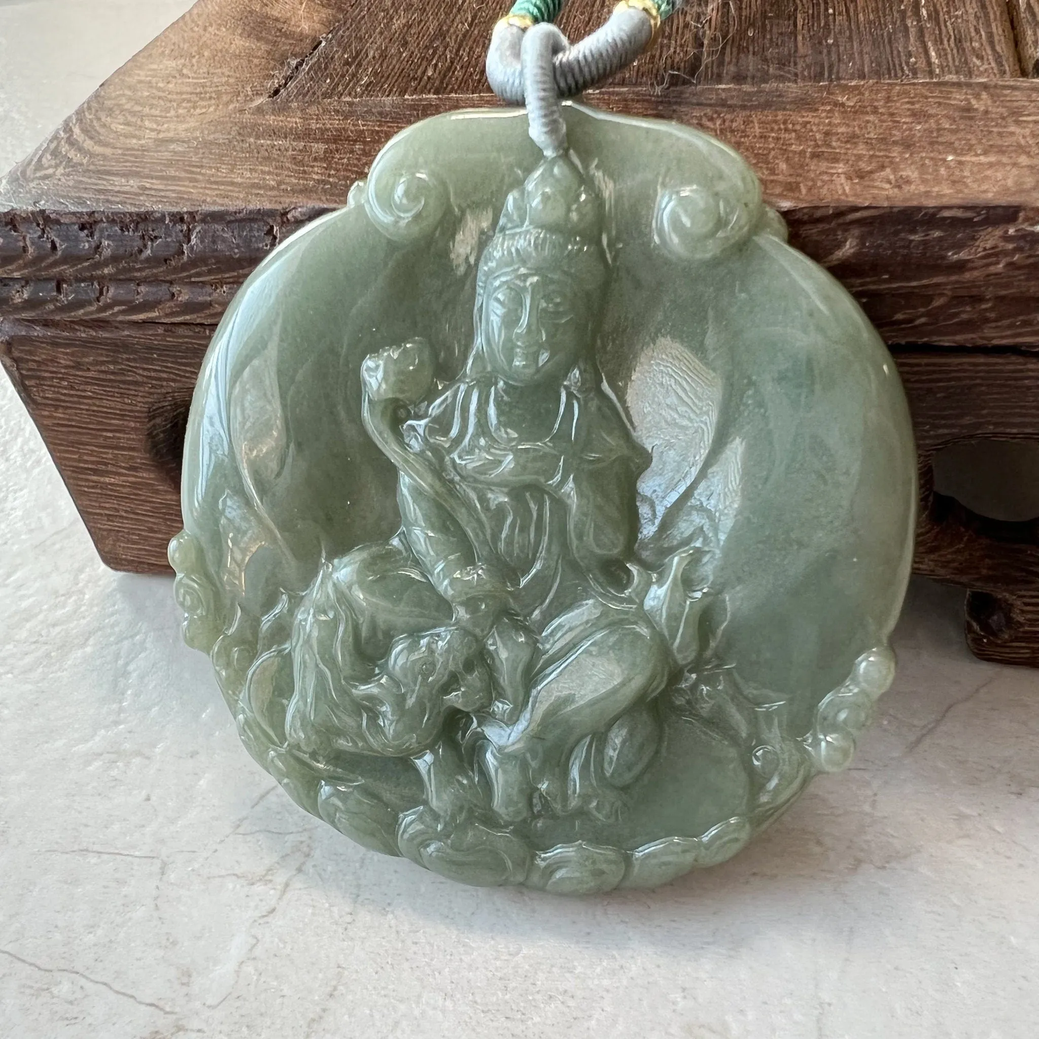 Jadeite Jade Guan Yin Avalokiteshvara Hand Carved Pendant Necklace, YJ-1221-0279050-2