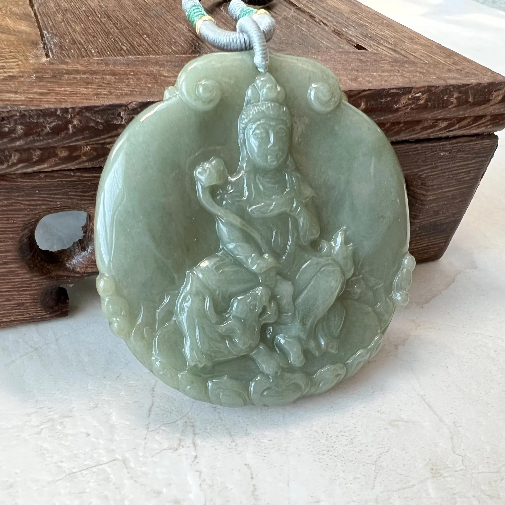 Jadeite Jade Guan Yin Avalokiteshvara Hand Carved Pendant Necklace, YJ-1221-0279050-2